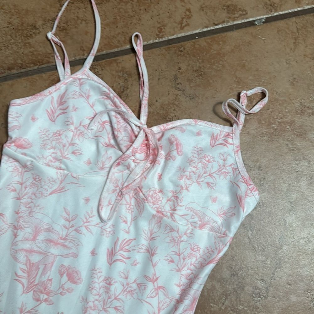 SHEIN dress - Picture 2 of 3